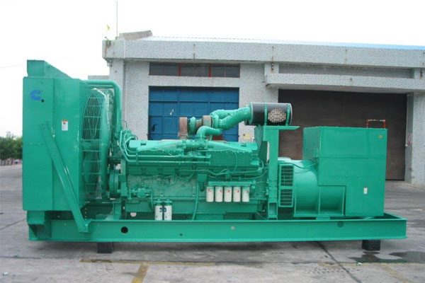 城关工厂发电机应急发电时如何更准确地检查发电机状态？