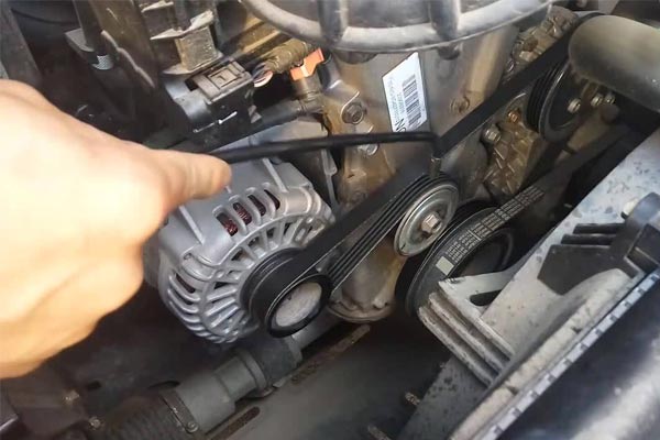 城关转速传感器的工作原理是什么？