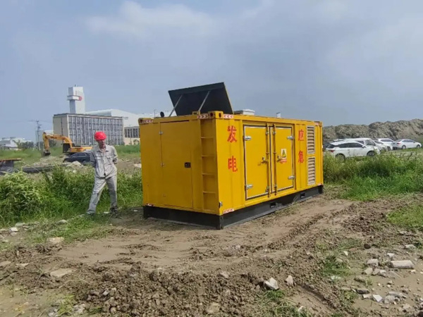 城关200KW柴油发电机机组每小时的油耗量受哪些因素影响？